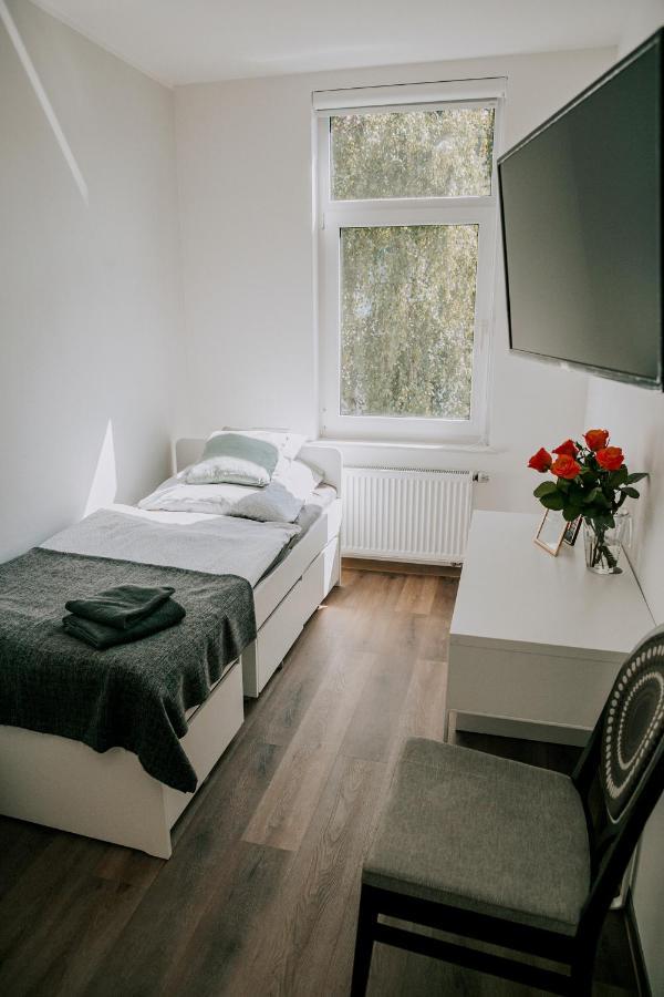 Hostel Rainbow Ferienzimmer *